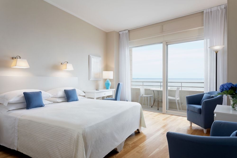 Sina Astor 3 Sina Astor 3