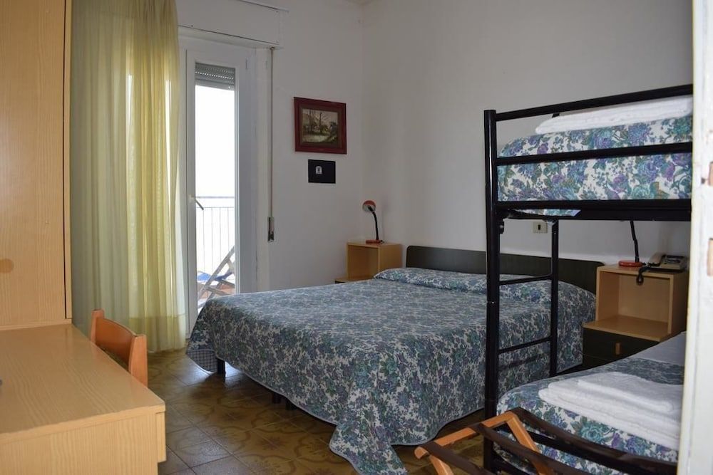 Hotel Astoria Pesaro 3