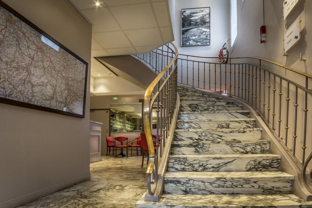 Au Primerose Hotel 2