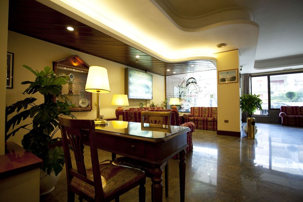 Augustus 3 Augustus 3