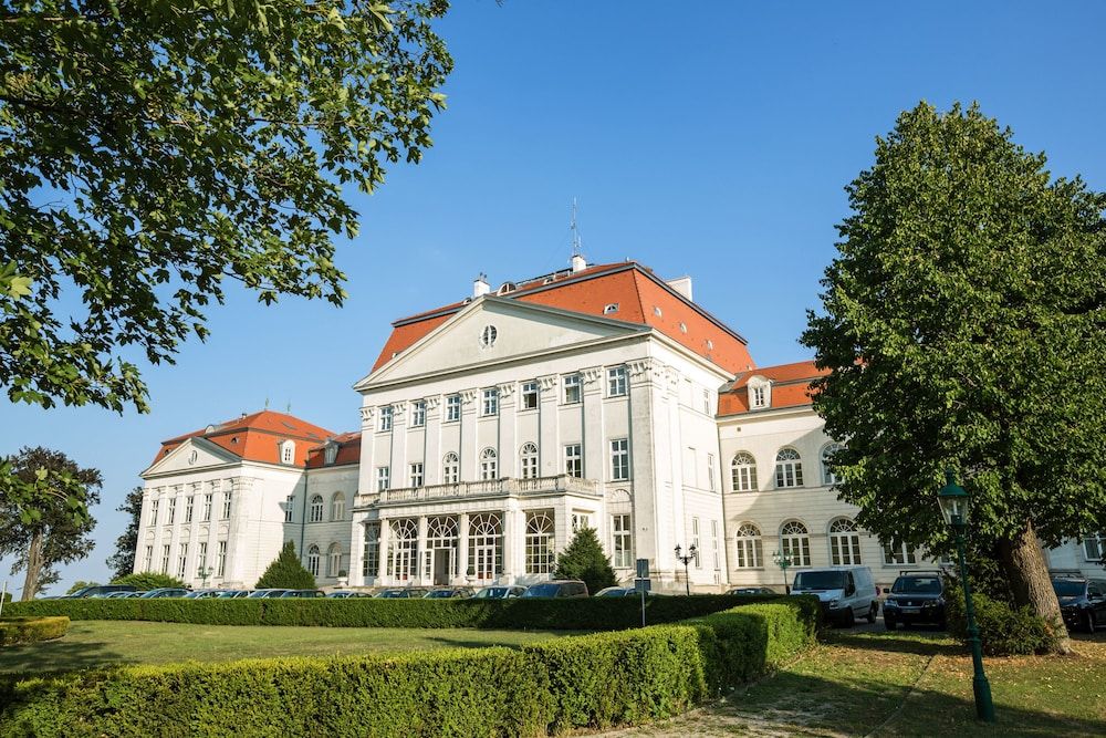 Austria Trend Hotel Schloss Wilhelminenberg 1