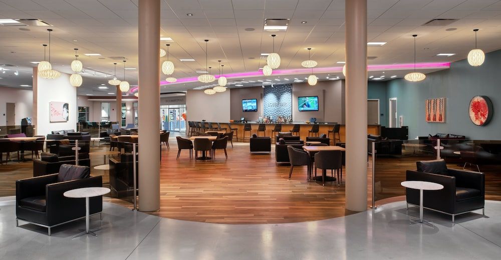 Avanti Palms Resort and Conference Center 2