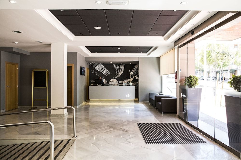 Avenida Hotel Almería 2