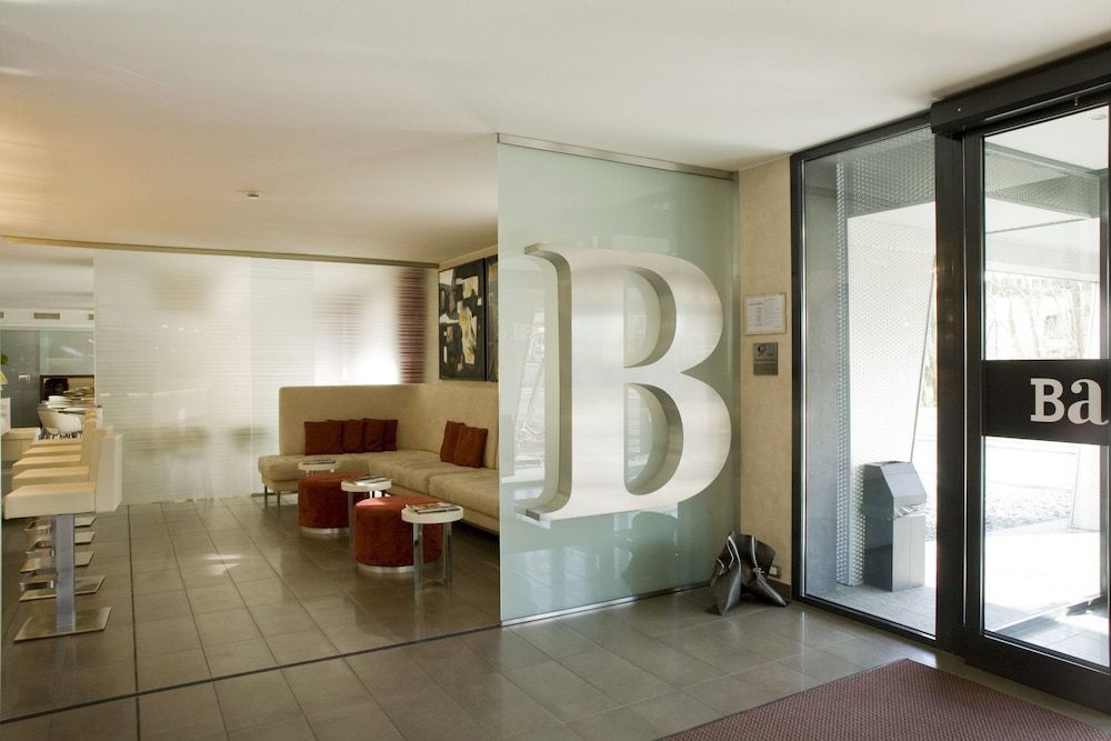 Base Hotel to Stay 2