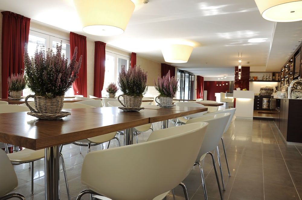 Base Hotel to Stay 3