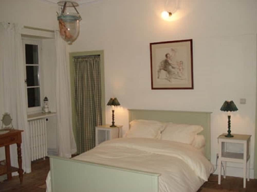 Baudot 1900 -1 estrelas em Laruns