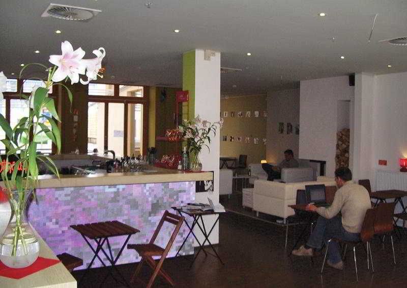 Baxpax Downtown Hostel Hotel 2 Baxpax Downtown Hostel Hotel 2