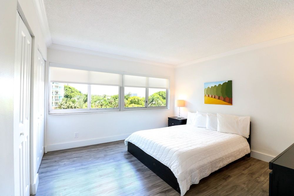 Bayshore Chic Apartment with Marina View 3