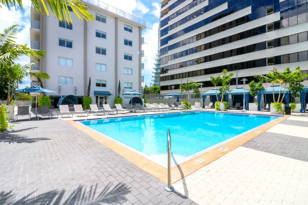 Bayshore Chic Apartment with Marina View 1