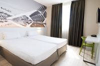 B&B Valencia Ciudad de las Ciencias+Excursión en Catamarán a Vela Valencia+ Baño