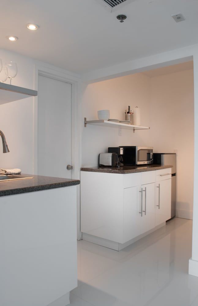 Beach Apartments by Design Suites 3