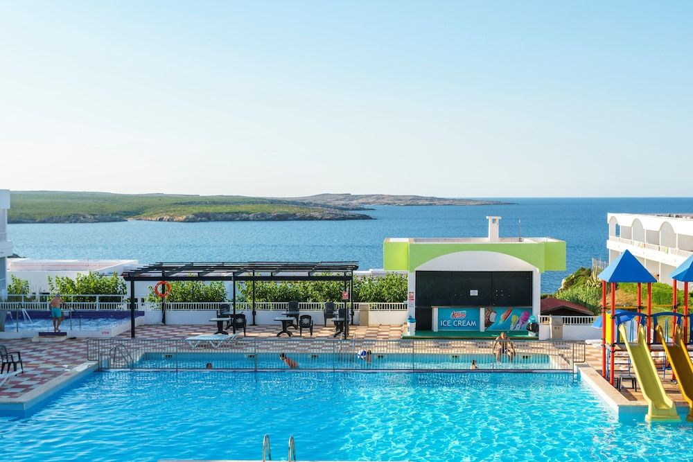 🏝️👨👩👧👦¡MENORCA DE ENSUEÑO!🔝🚢 Desde 3 noches: Ferry con tu coche + Apartamentos junto a una de las mejores playas de la isla | Son Parc 🏝️👨👩👧👦¡MENORCA DE ENSUEÑO!🔝🚢 Desde 3 noches: Ferry con tu coche + Apartamentos junto a una de las mejores playas de la isla | Son Parc