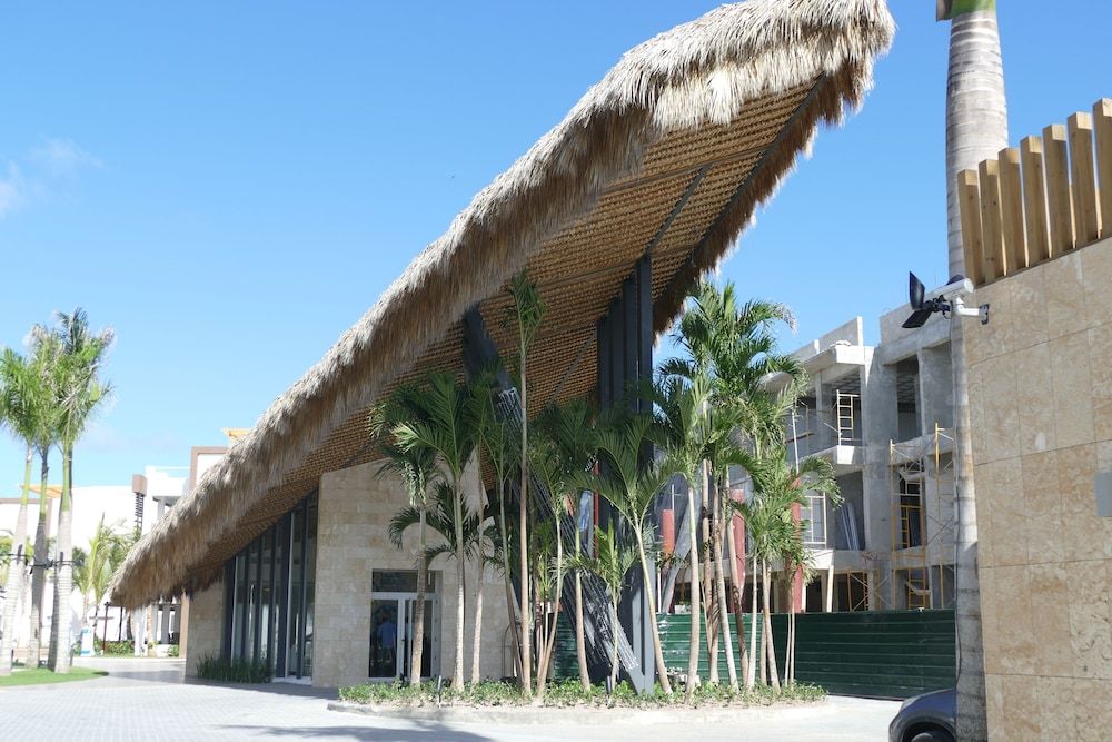 Beach Front Luxury Apartment - BlueBeach 2