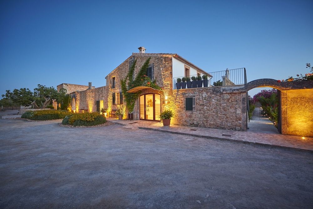 Bennoc Petit Hotel 2