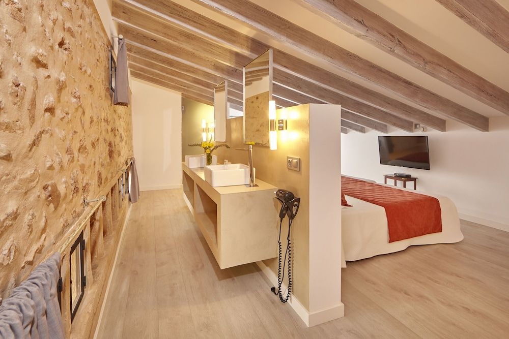 Bennoc Petit Hotel 3