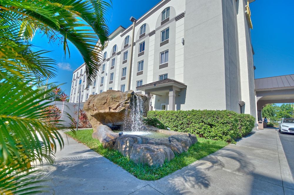 Best Western Airport Inn & Suites 1