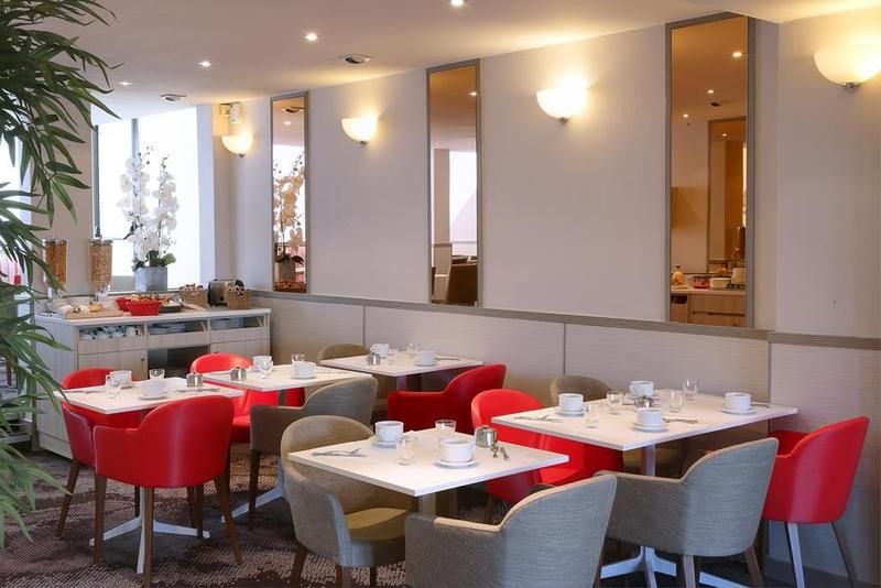 BEST WESTERN Les Bains de Perros-Guirec Hotel et S 2