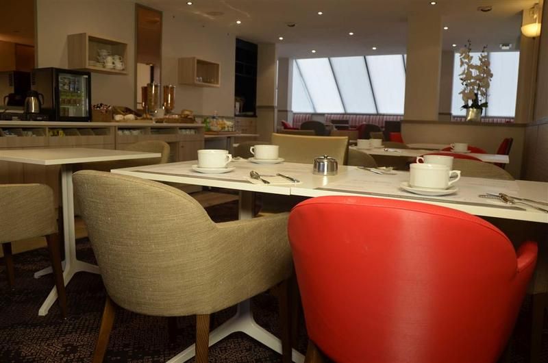 BEST WESTERN Les Bains de Perros-Guirec Hotel et S 3