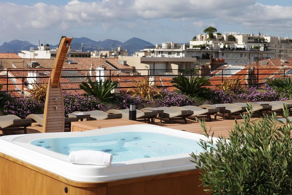 Best Western Plus Le Patio des Artistes 4 estrelas em Cannes