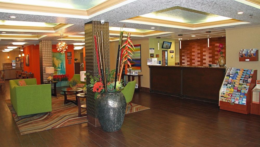 Best Western Plus Universal Inn 3