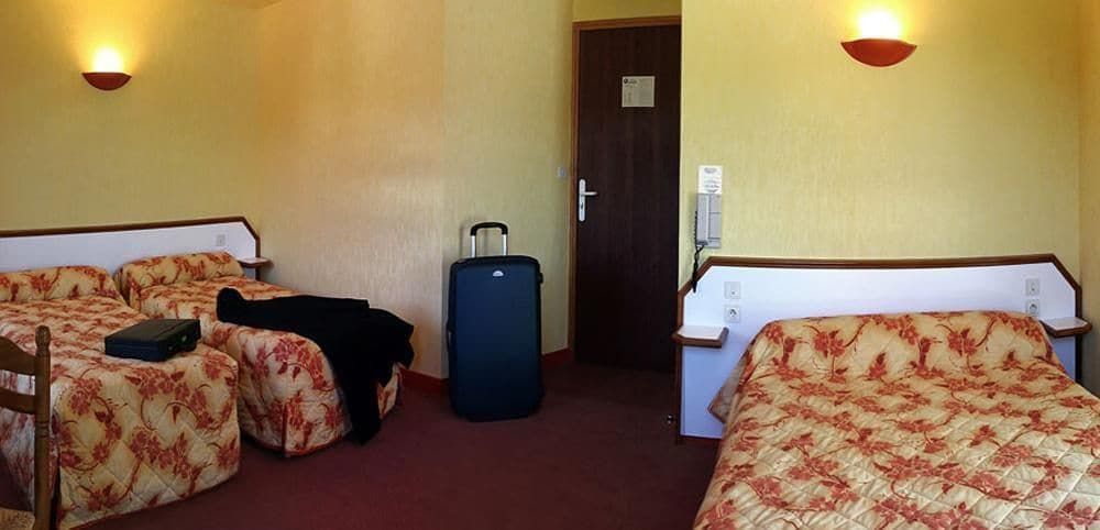 Brit Hotel Les Camelias 2