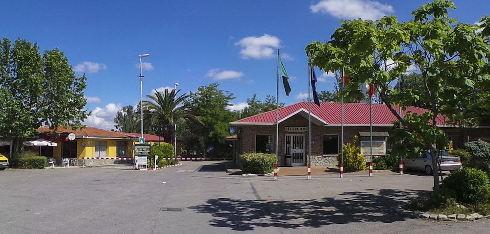 Bungalows Camping Alpha Madrid 2 Bungalows Camping Alpha Madrid 2