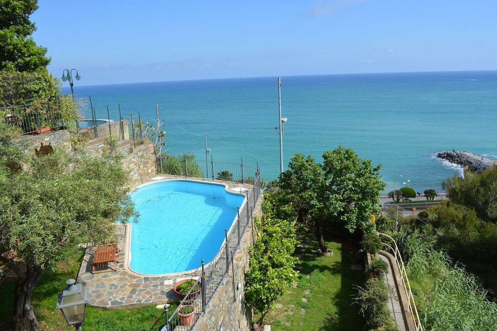 Câ Da Muntà 1 estrelas em Arenzano