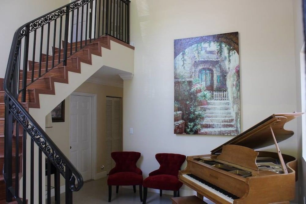 CACHA GARIN ART HOUSE 1 CACHA GARIN ART HOUSE 1