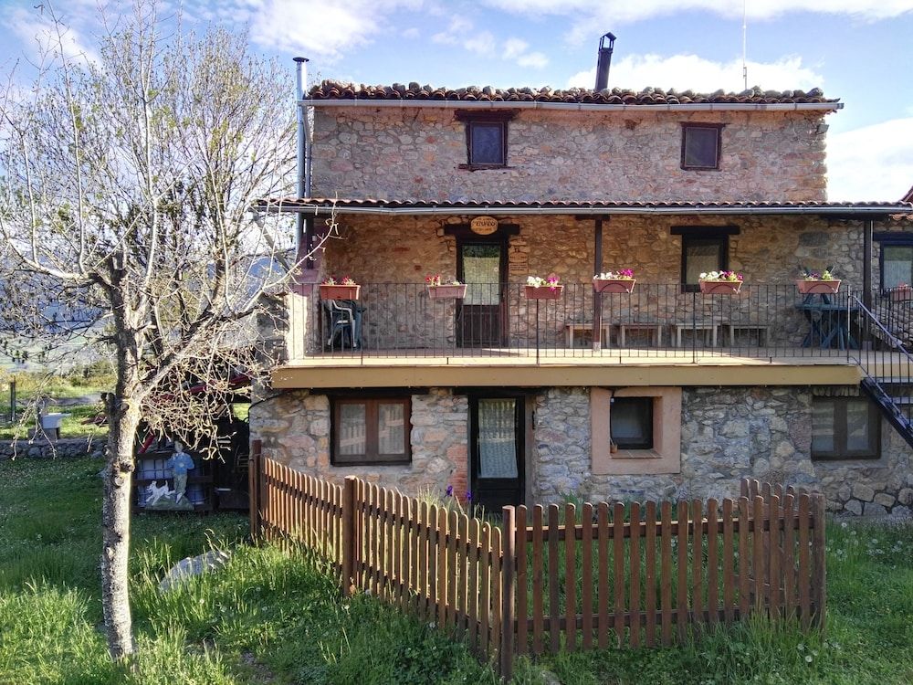 Cal Caló Colònies Cadí 2 estrellas en Bellver de Cerdaña