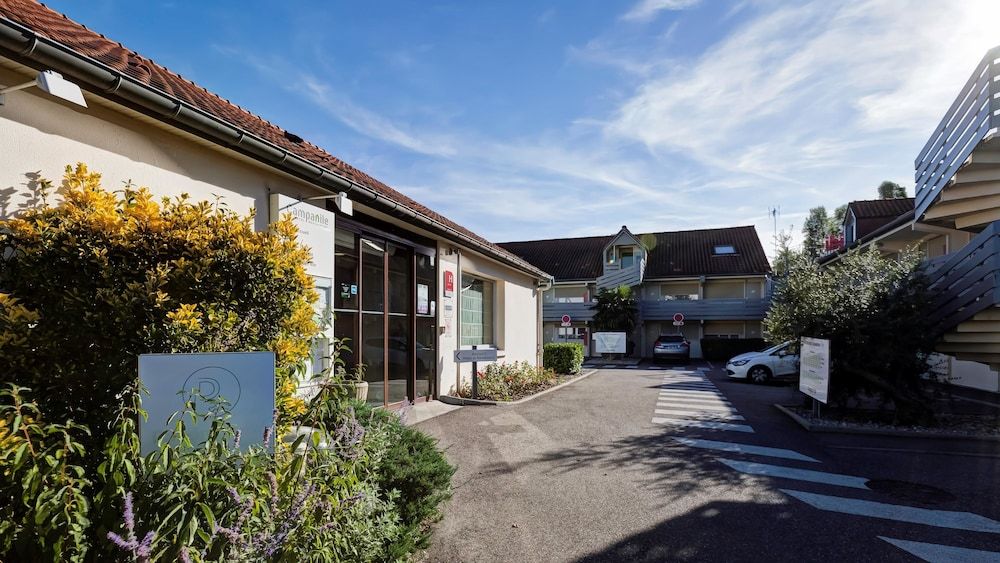 Campanile Lyon Est - Bron Eurexpo 3 estrelas em Bron