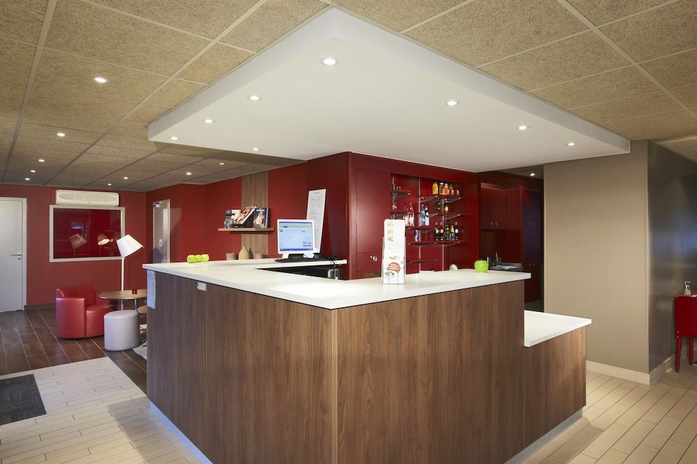 Campanile Paris Ouest - Gennevilliers Port 2