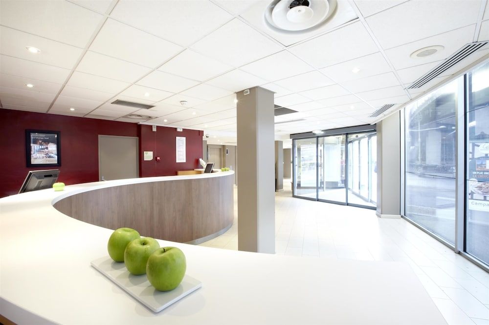 Campanile Porte De Bagnolet 2