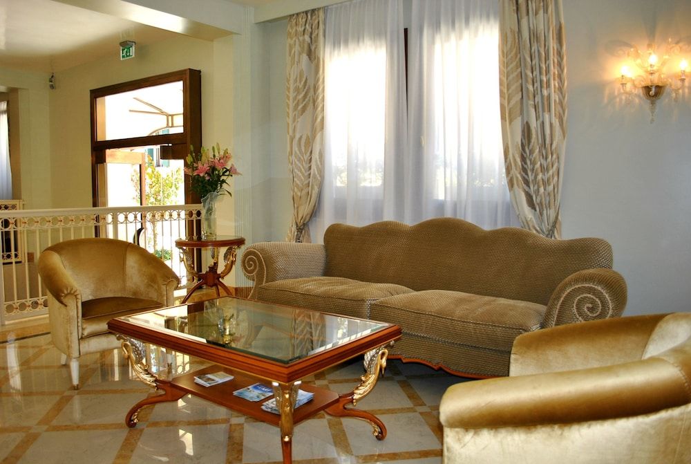 Carlton Capri 2