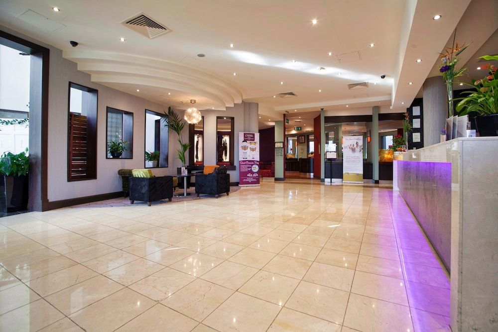 Carlton Hotel Blanchardstown 3