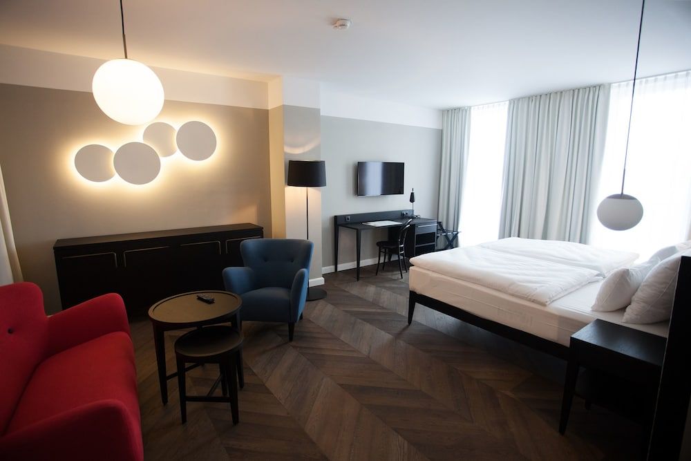 Caroline 1 Caroline 1