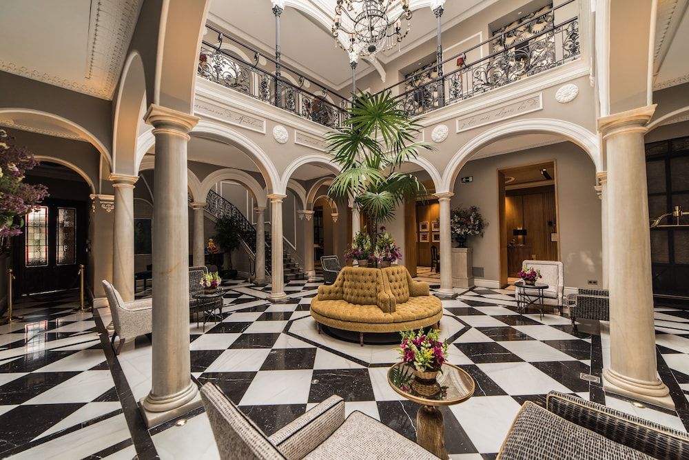 Casa Palacio María Luisa 1