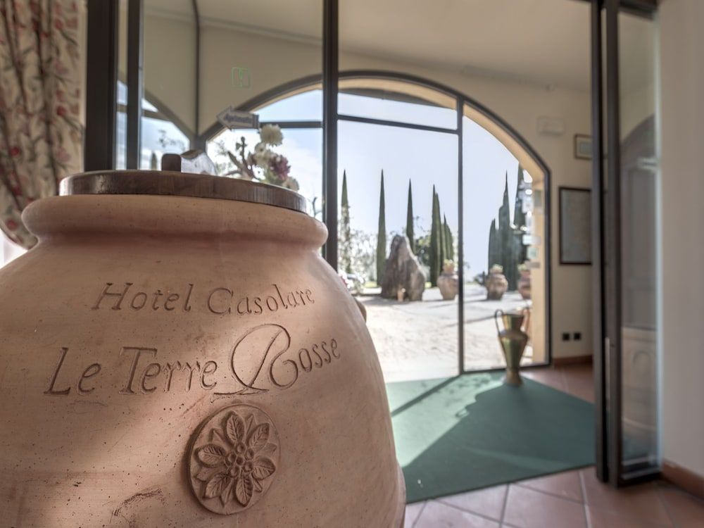 Hotel Casolare Le Terre Rosse 3