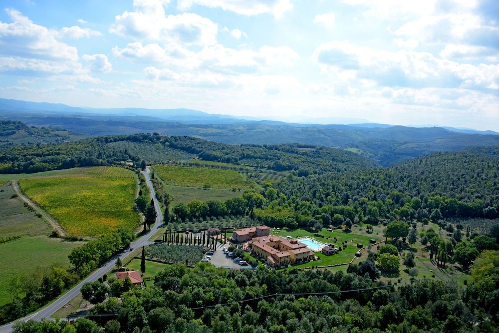 Hotel Casolare Le Terre Rosse 1