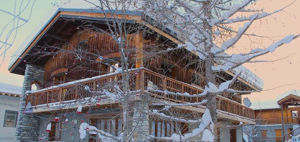 Chalet Isabella by Chardons 1 Chalet Isabella by Chardons 1