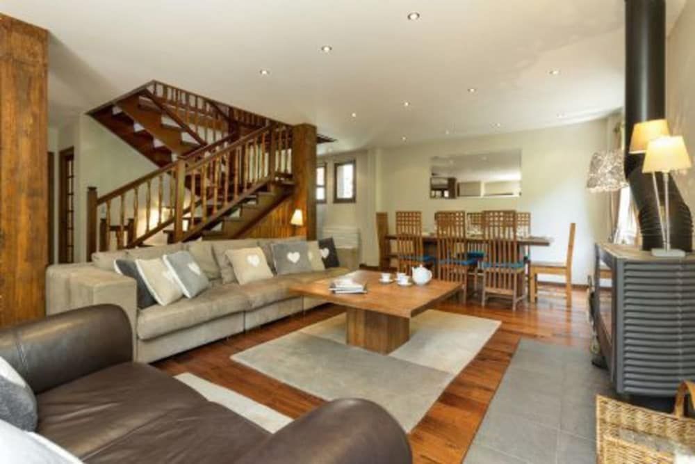 Chalet Villa Loppe 1