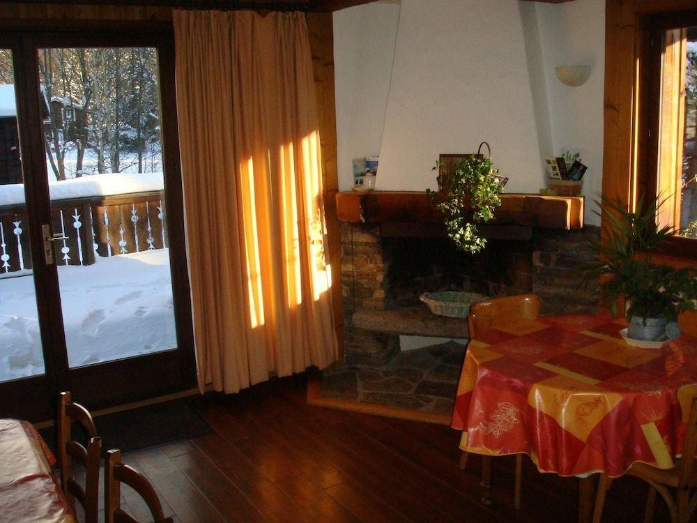 Chalet With 3 Bedrooms in Chamonix-mont-blanc, With Wonderful Mountain View, Furnished Terrace and Wifi - 200 m From the Slopes 1