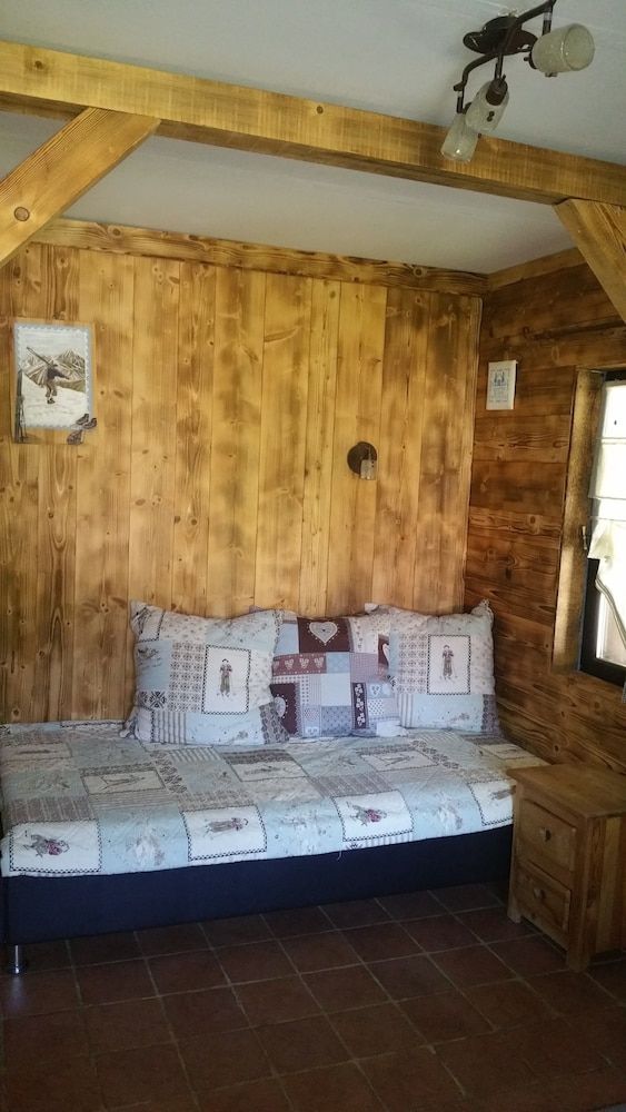 Chambres d'Hôtes Chalet De La Source 2