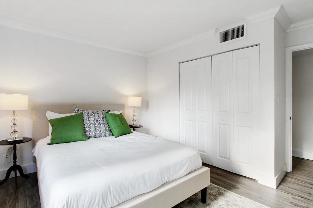Charming 2BR in Coconut Grove by Sonder 2