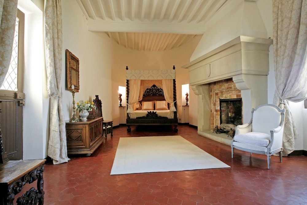 Château de la Barben 2