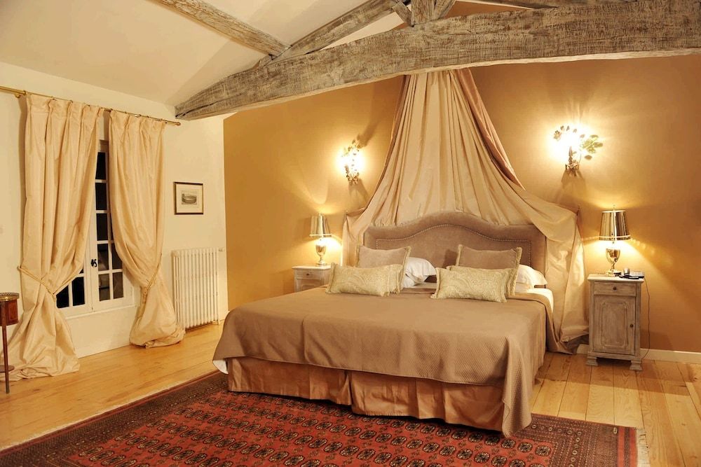Chateau De Lantic 3