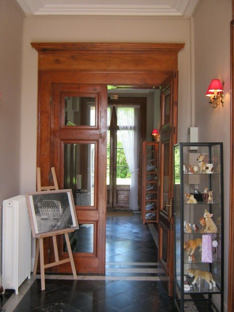 Chateau De Moulin Le Comte (B&B) 2