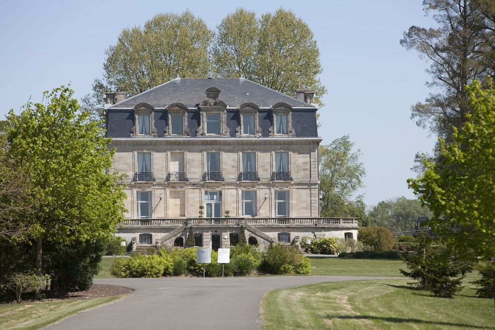 Chateau Grattequina 4 étoiles à Blanquefort