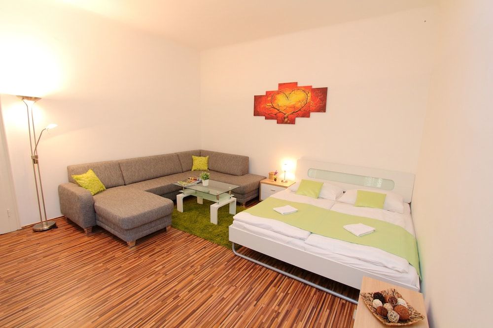 CheckVienna - Simmeringer Hauptstrasse 1