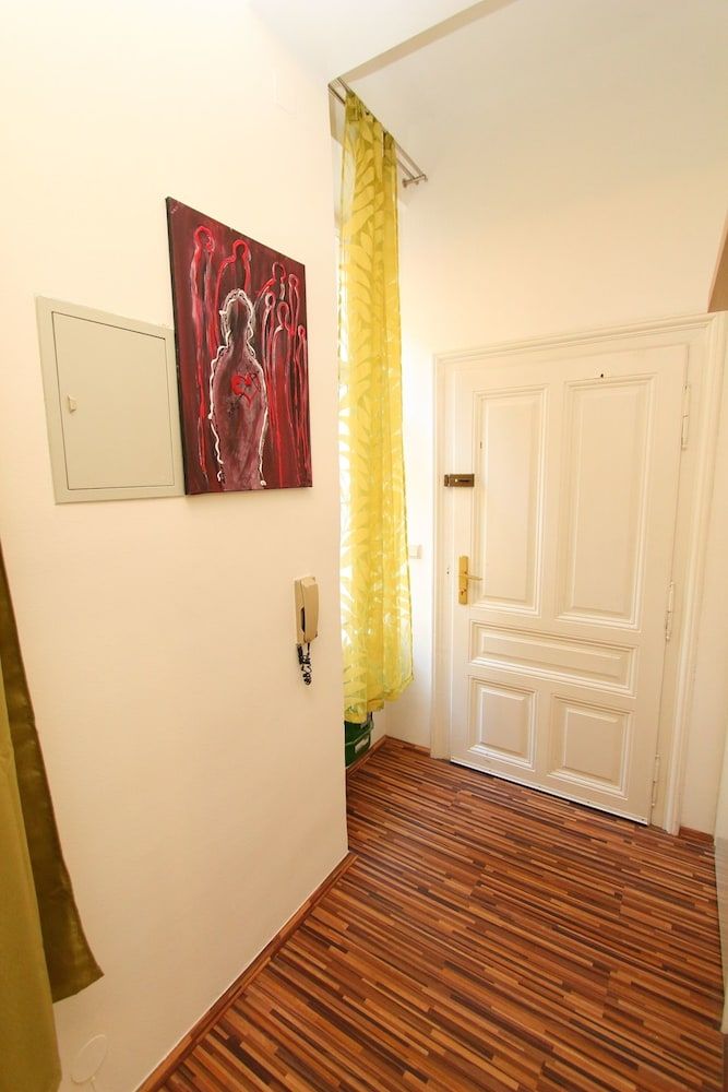 CheckVienna - Simmeringer Hauptstrasse 2