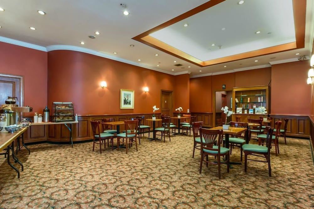 Chelsea Savoy Hotel 3